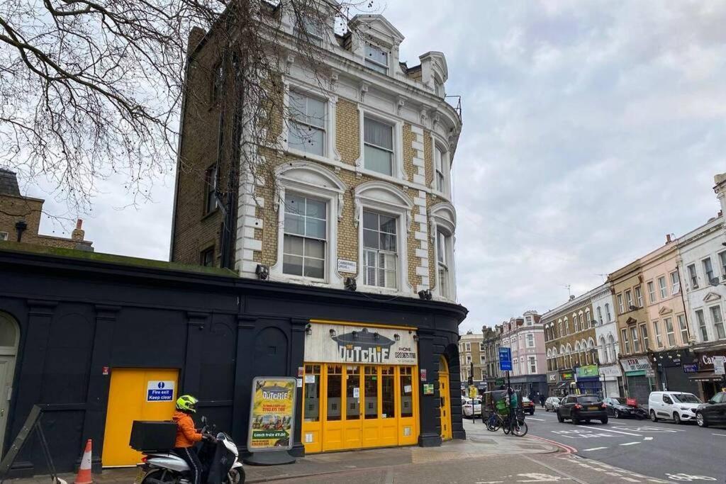 Two Bedroom Garden Flat In Zone 2 Londra Esterno foto